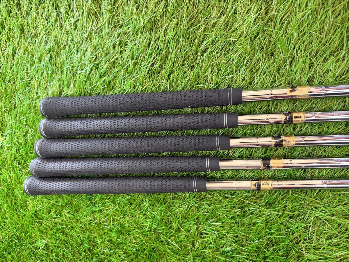 Cleveland Tour Action TA3 Iron Set (6-PW) RH Dynamic Gold R300 Regular Flex