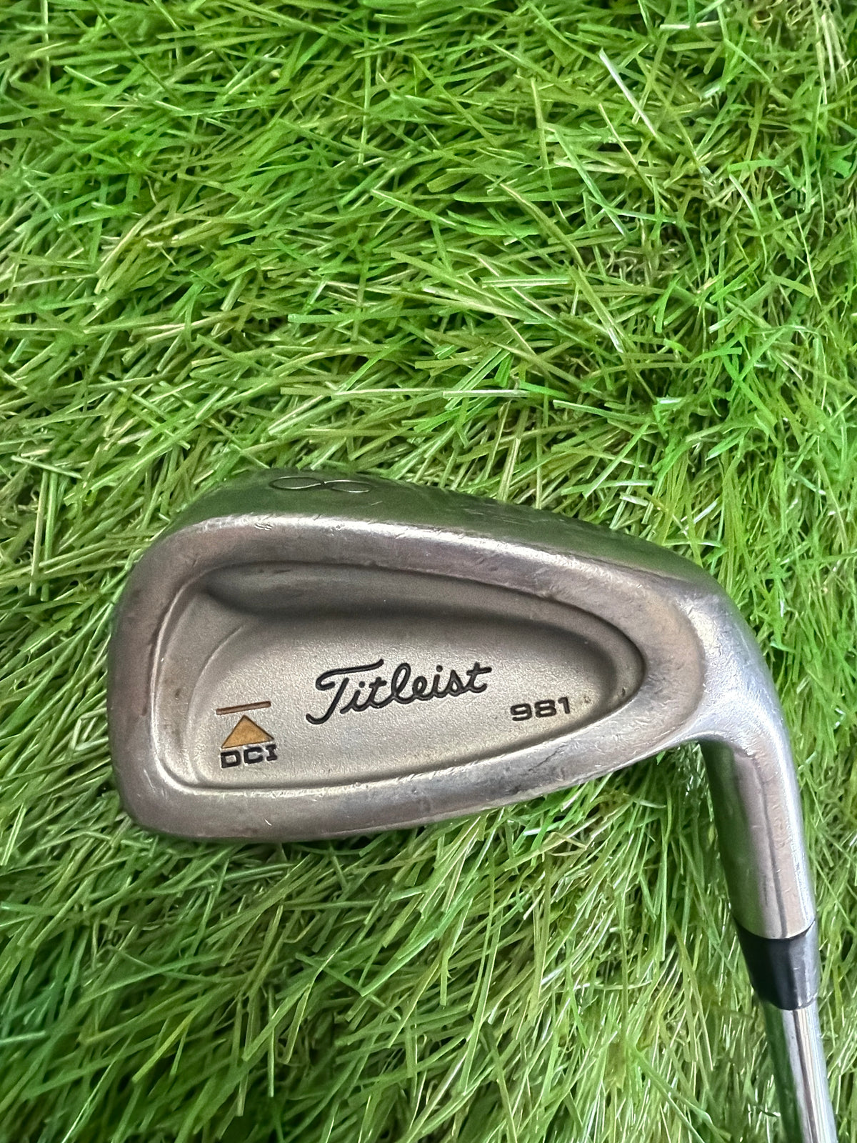 Titleist DCI 981 8 Iron RH Dynamic Golf Sensicore S300U Stiff Flex 37"