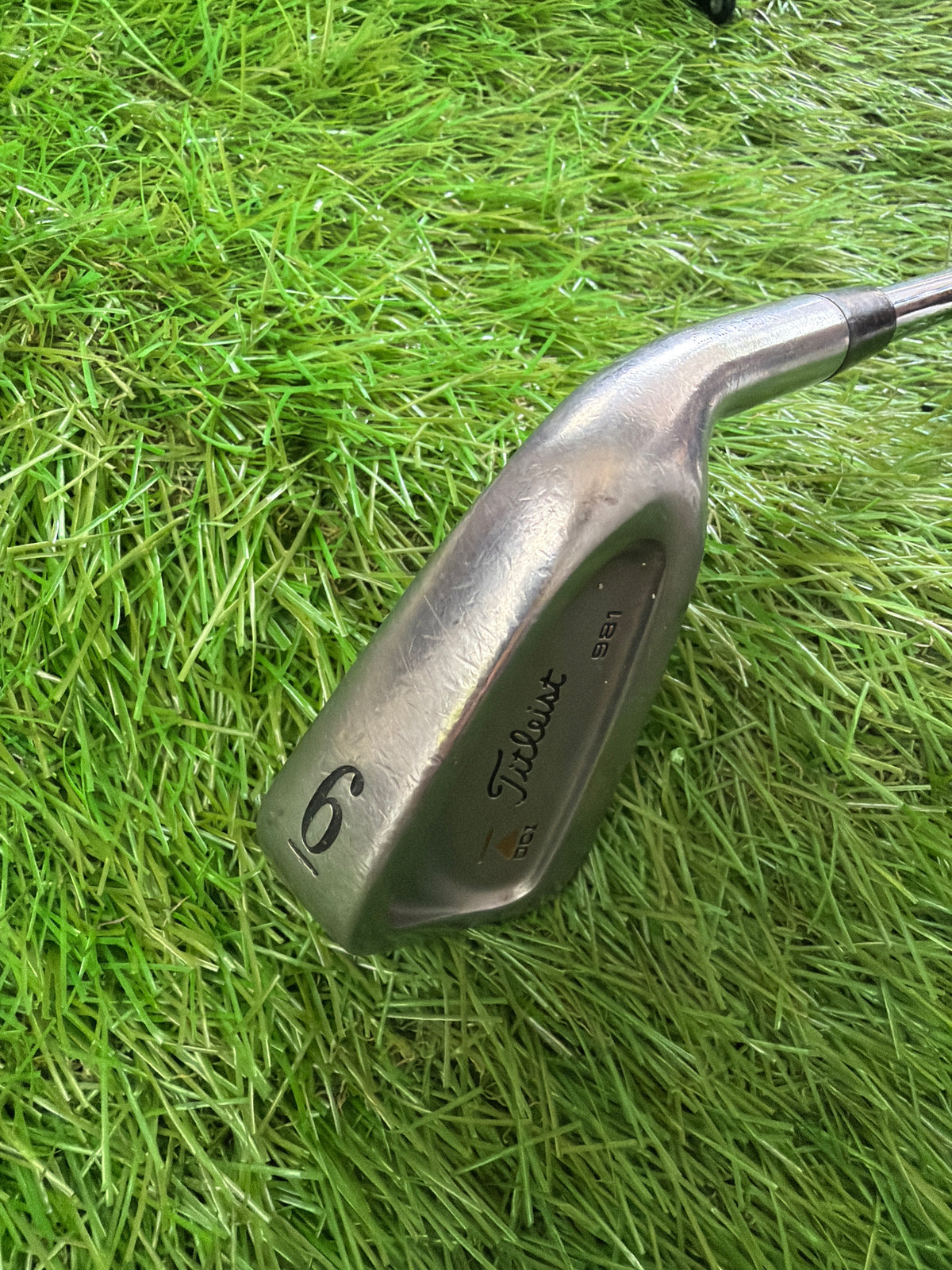 Titleist DCI 981 6 Iron RH Dynamic Golf Sensicore S300 Stiff Flex 38"