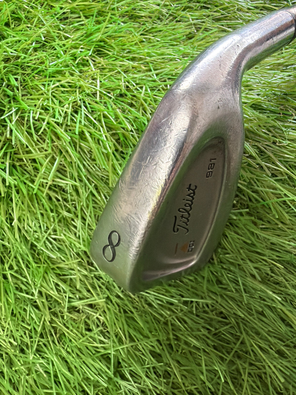Titleist DCI 981 8 Iron RH Dynamic Golf Sensicore S300U Stiff Flex 37"