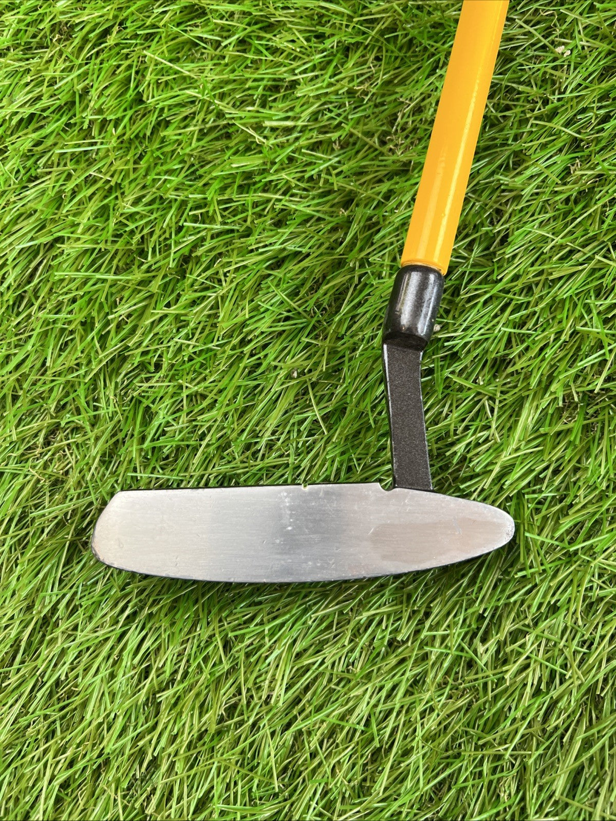 Momentus Golf 2.5 lb RH Weighted Training Putter 33.5"
