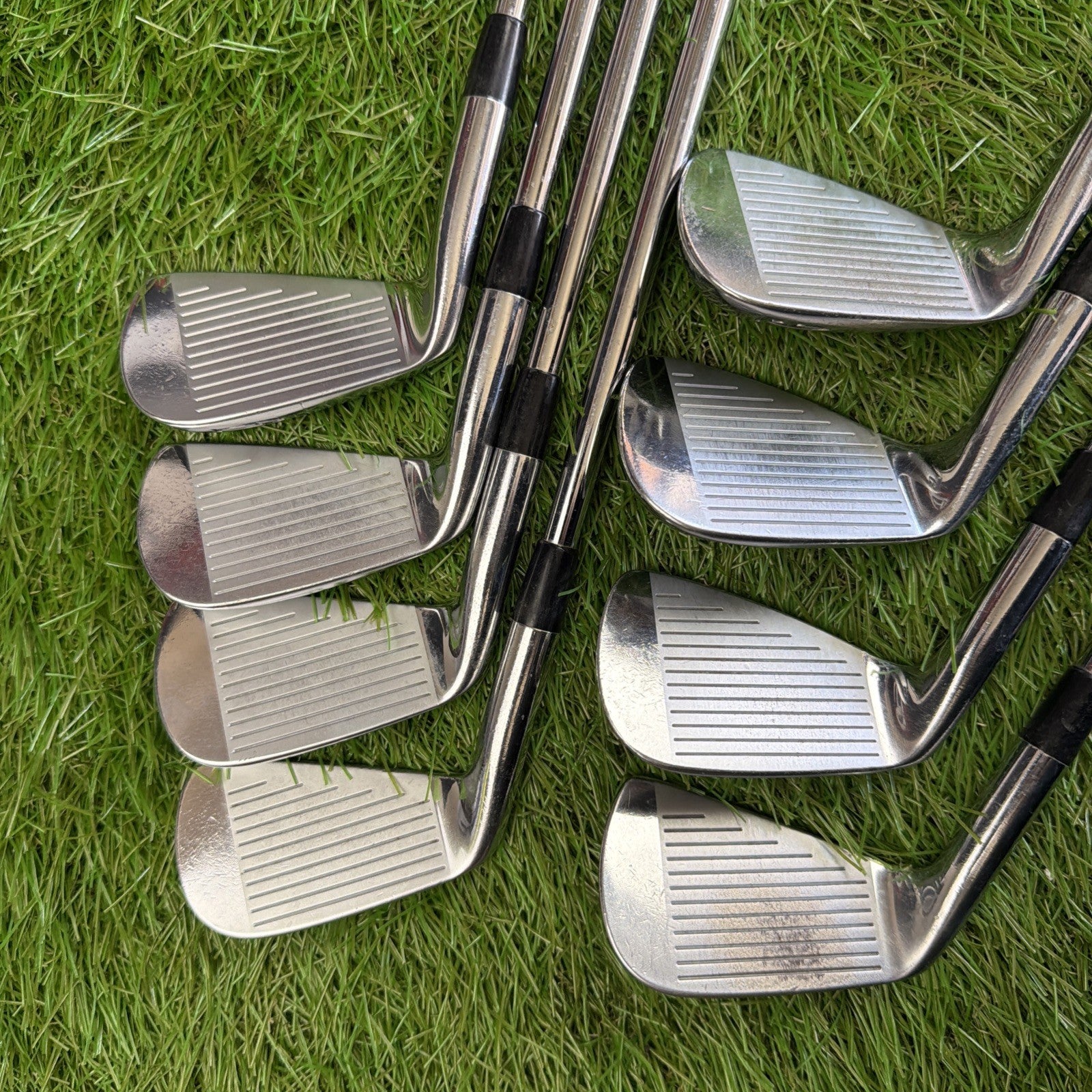 Titleist 690 MB Forged Iron Set (3-PW) RH Dynalite Gold R300 Reg Flex Shafts