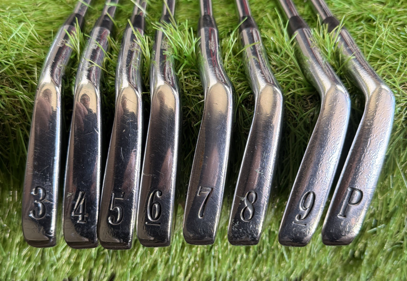 Titleist 690 MB Forged Iron Set (3-PW) RH Dynalite Gold R300 Reg Flex Shafts