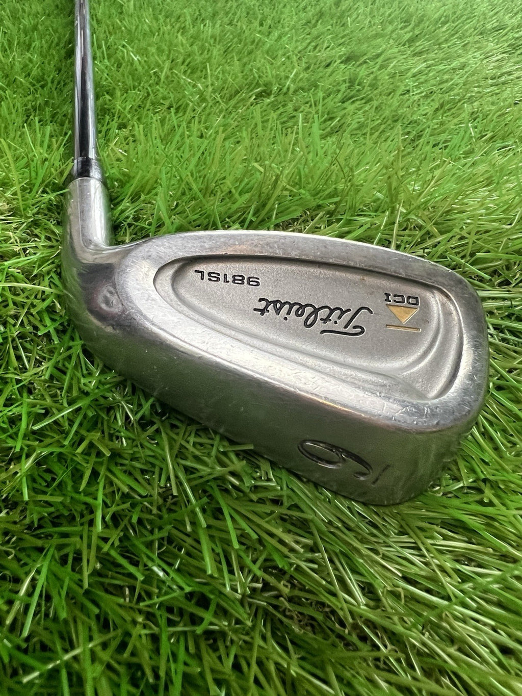 Titleist DCI 981 SL 9 Iron RH Ultralite L Flex Shaft with Swing Aid Grip 35"