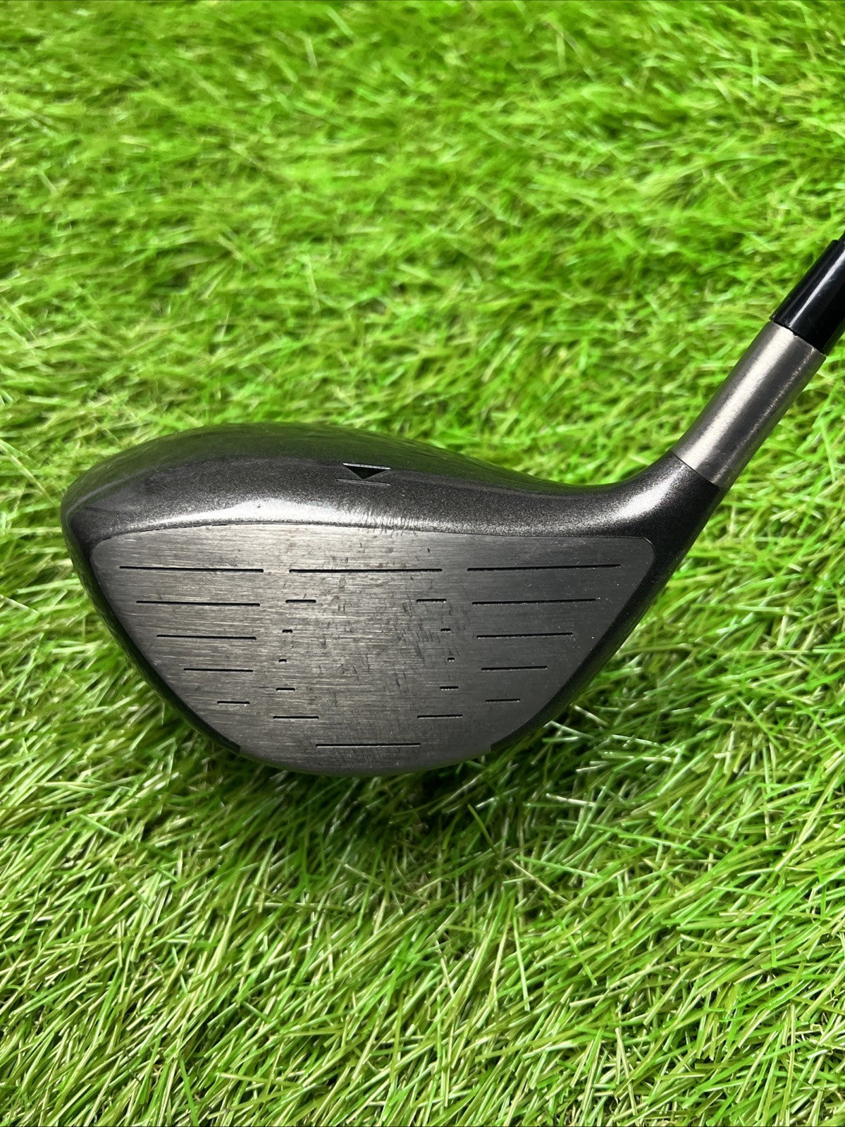 Titleist Titanium 975L-FE 9.5° Driver RH Fujikura Speeder Stiff Flex Shaft 45"
