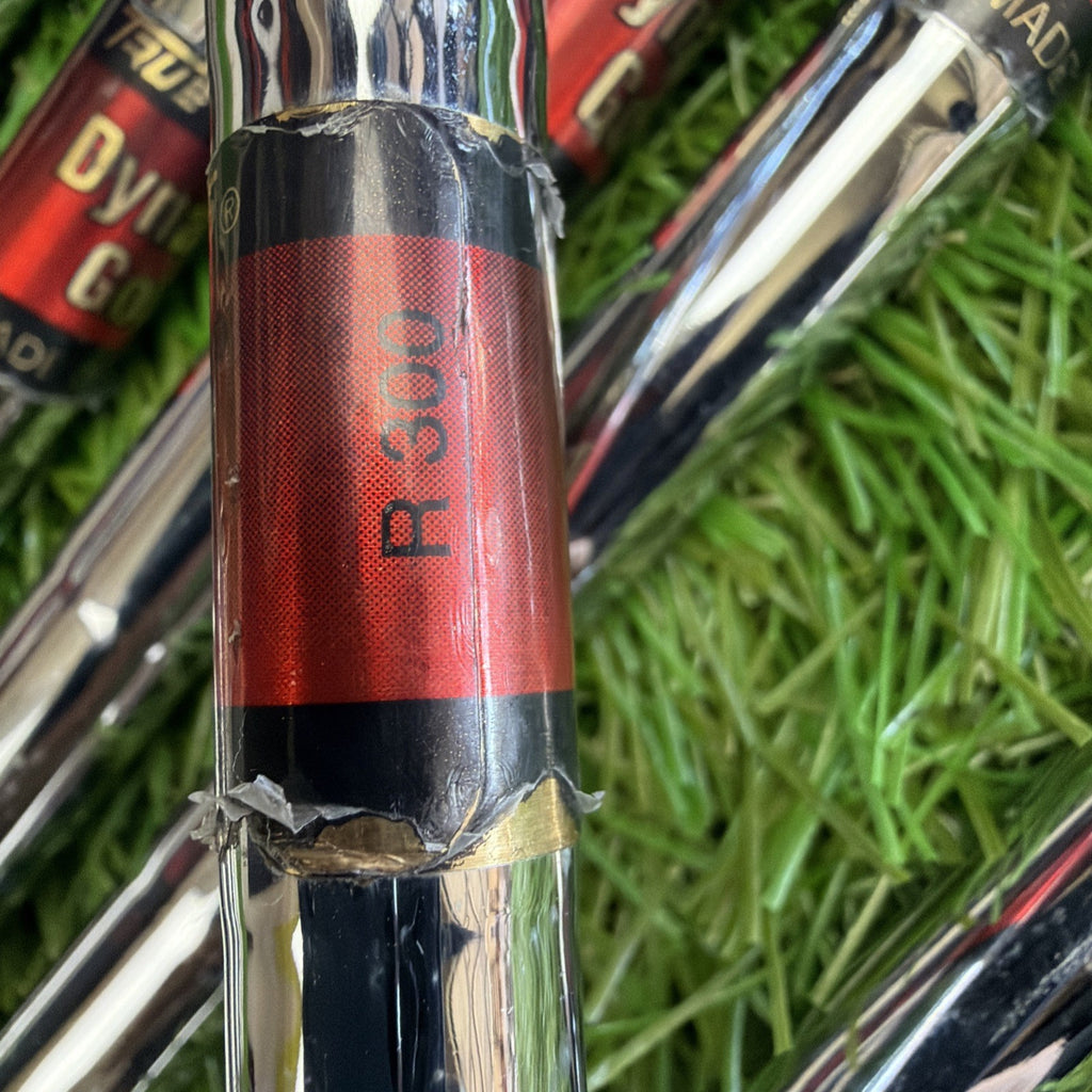 Titleist 690 MB Forged Iron Set (3-PW) RH Dynalite Gold R300 Reg Flex Shafts