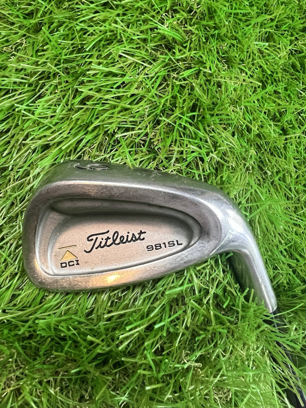 Titleist DCI 981 SL 9 Iron RH Ultralite L Flex Shaft with Swing Aid Grip 35"