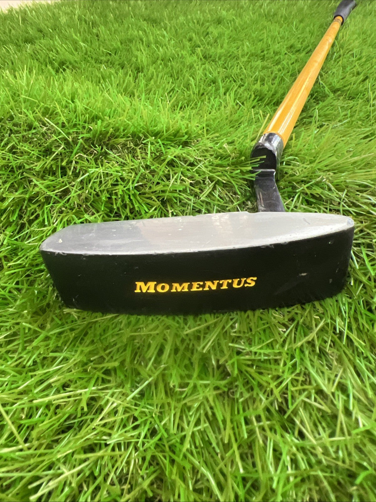 Momentus Golf 2.5 lb RH Weighted Training Putter 33.5"