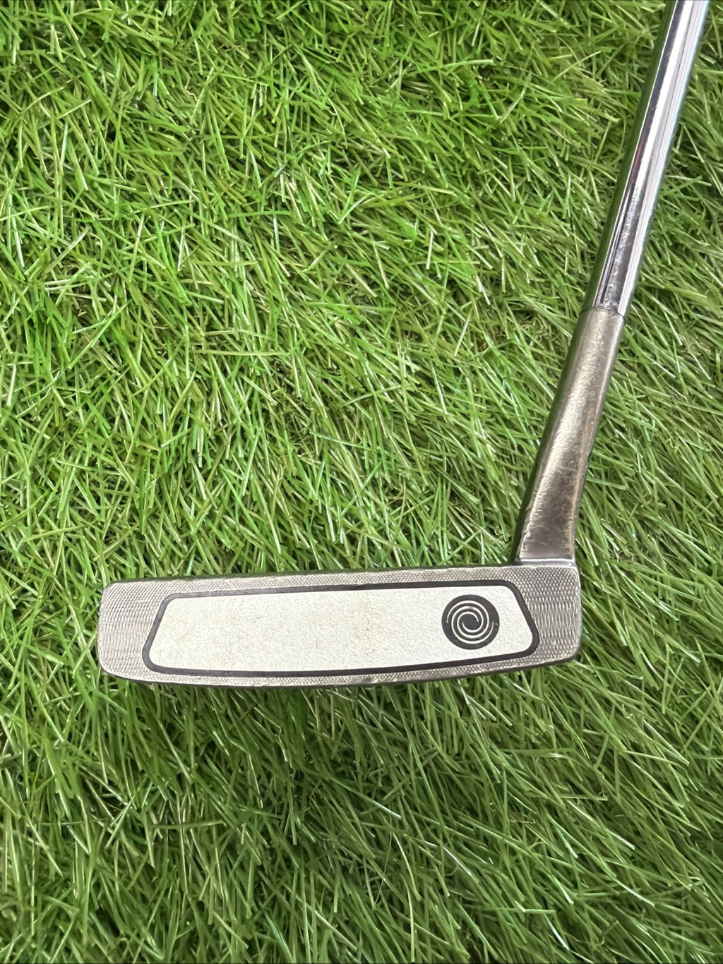 Odyssey White Ice 9 Putter RH Steel Shaft SuperStroke Mid Slim 2.0 Grip 35"