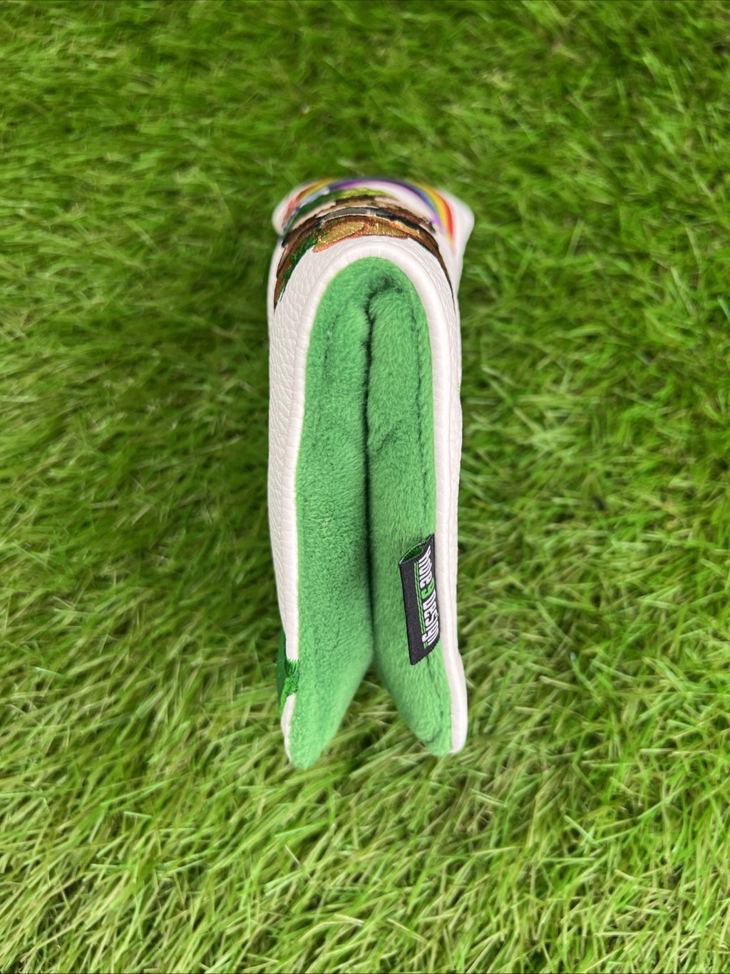 Hole 9 Design White Lucky Blade Putter Headcover Magnetic Closure