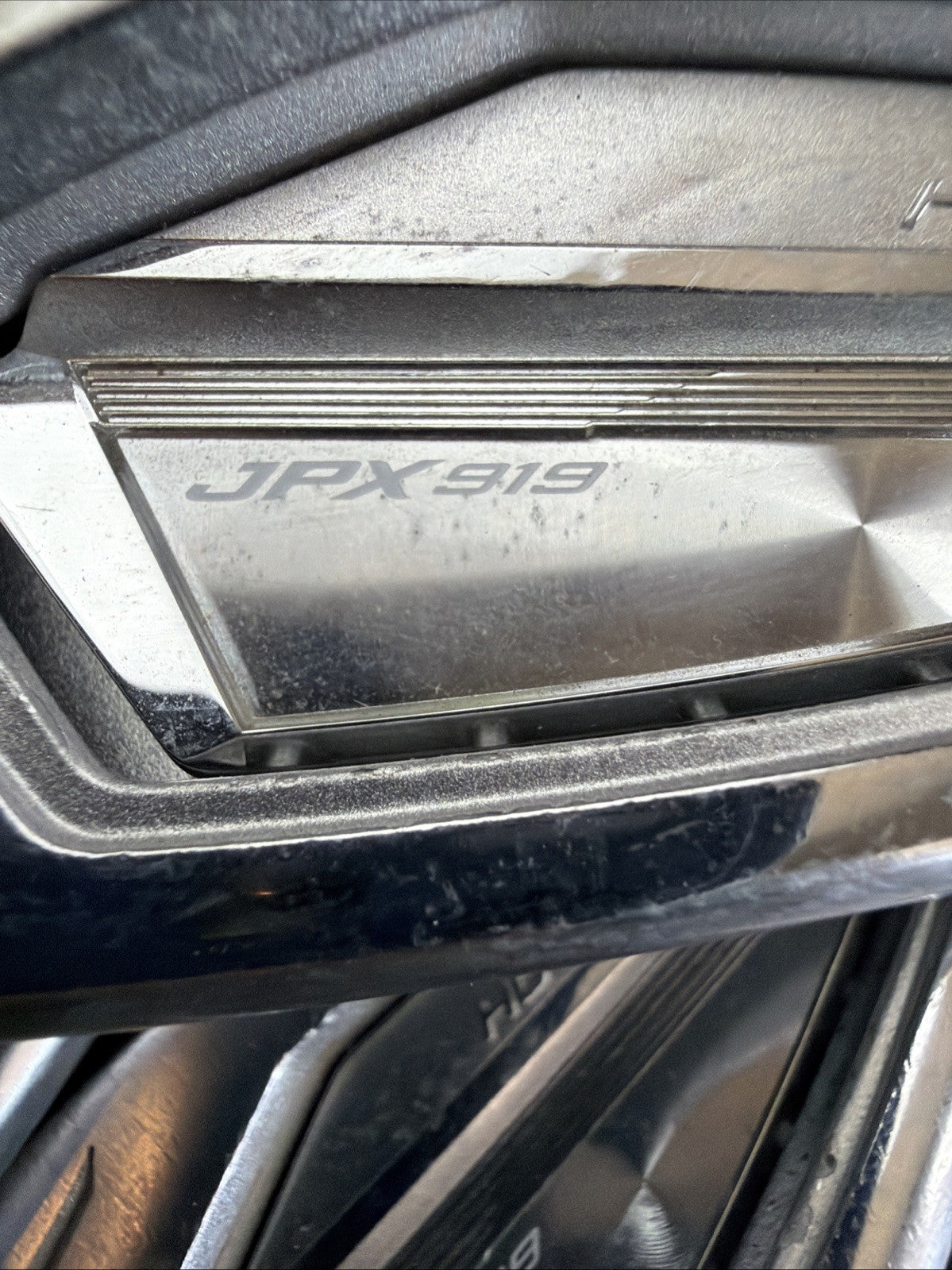 Mizuno JPX 919 Iron Set (4-PW) Hot Metal RH Nippon Tour105 Regular Flex Shafts