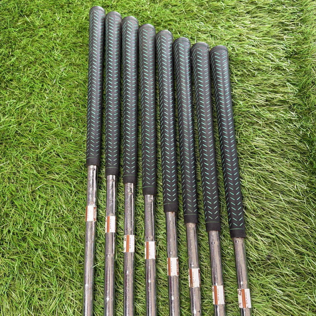 Vintage Spalding Pro Flite Iron Set (3-PW) RH Light Weight Medium Flex Shafts