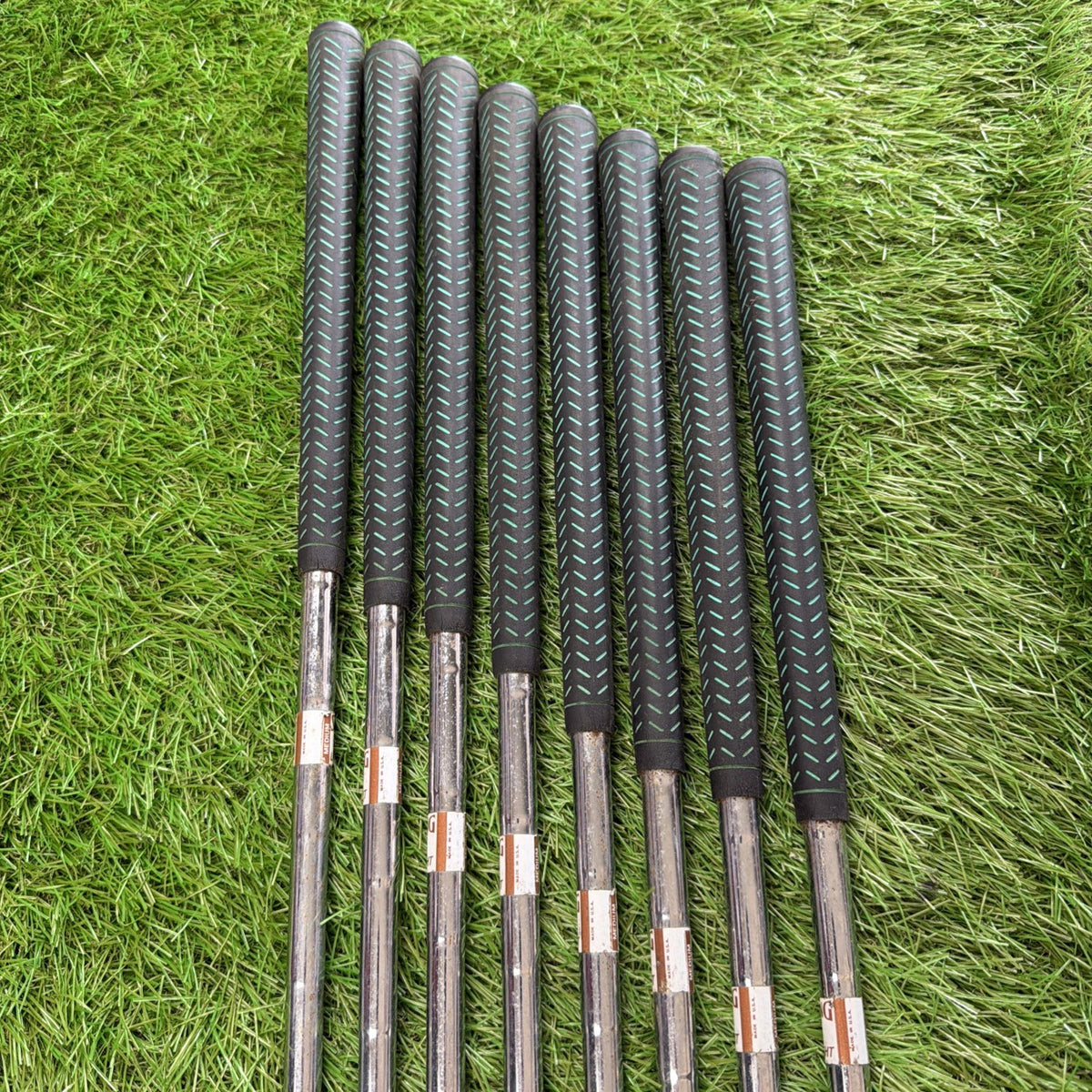 Vintage Spalding Pro Flite Iron Set (3-PW) RH Light Weight Medium Flex Shafts