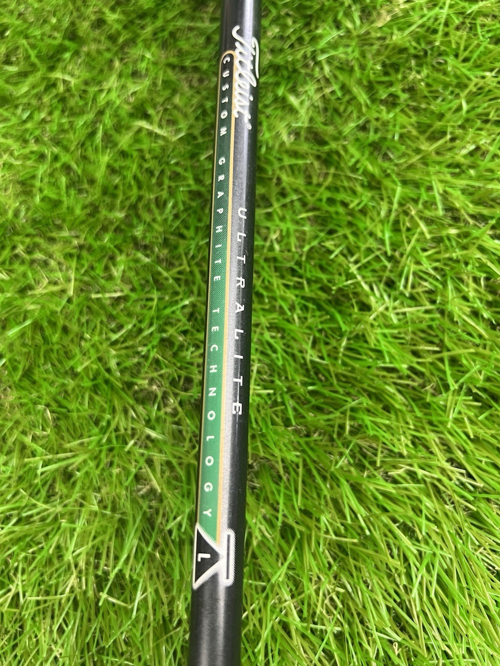 Titleist DCI 981 SL 9 Iron RH Ultralite L Flex Shaft with Swing Aid Grip 35"