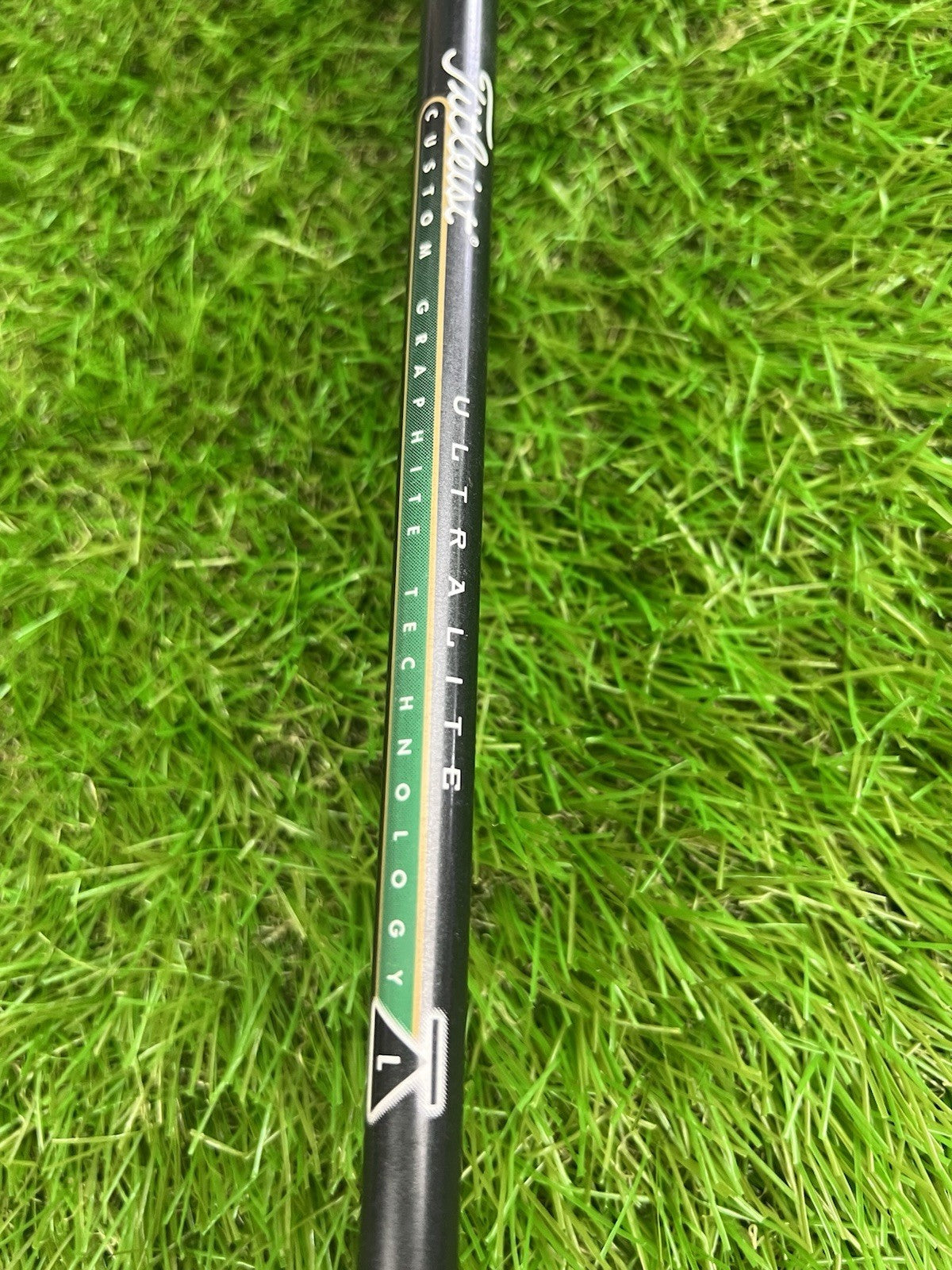 Titleist DCI 981 SL 9 Iron RH Ultralite L Flex Shaft with Swing Aid Grip 35"