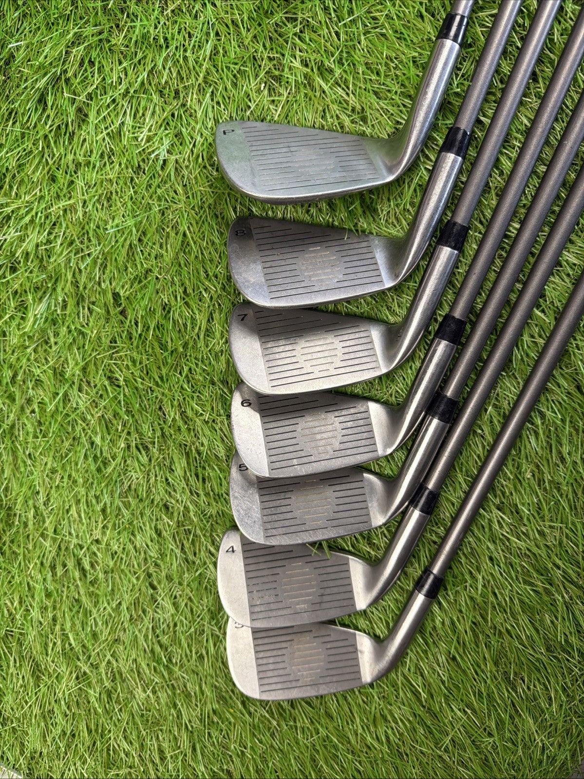 Wilson DyanaPower Oversize Iron Set (3-PW No 9 Iron) RH Std Flex Graphite Shafts