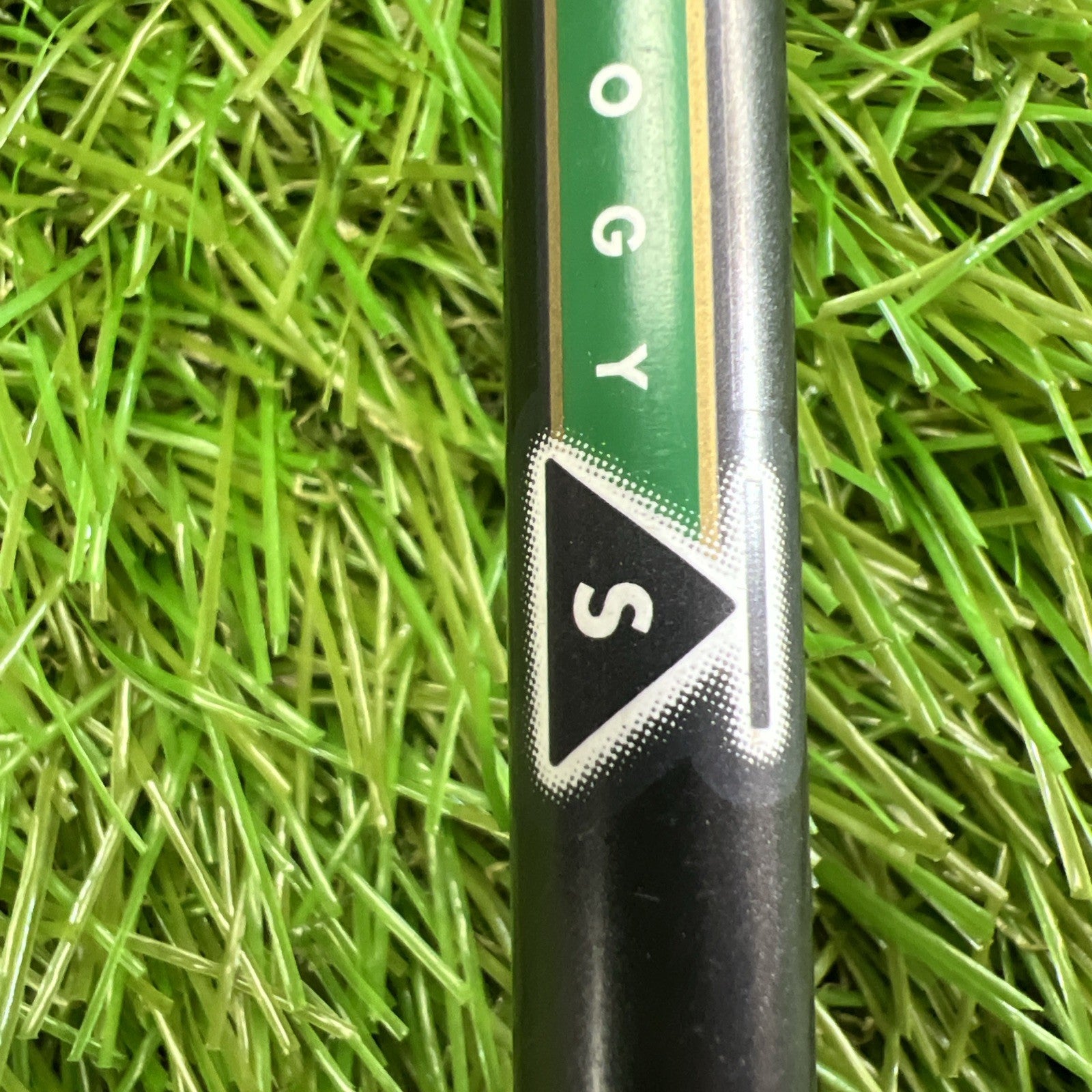 Titleist 975D Titanium Driver 10.5° RH Ultra Lite Stiff Flex Shaft 45"