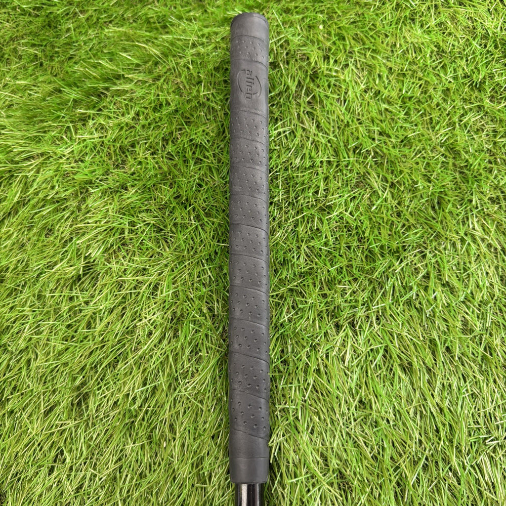 Alien Tutch Mallet Putter RH Acculite Shaft 36"
