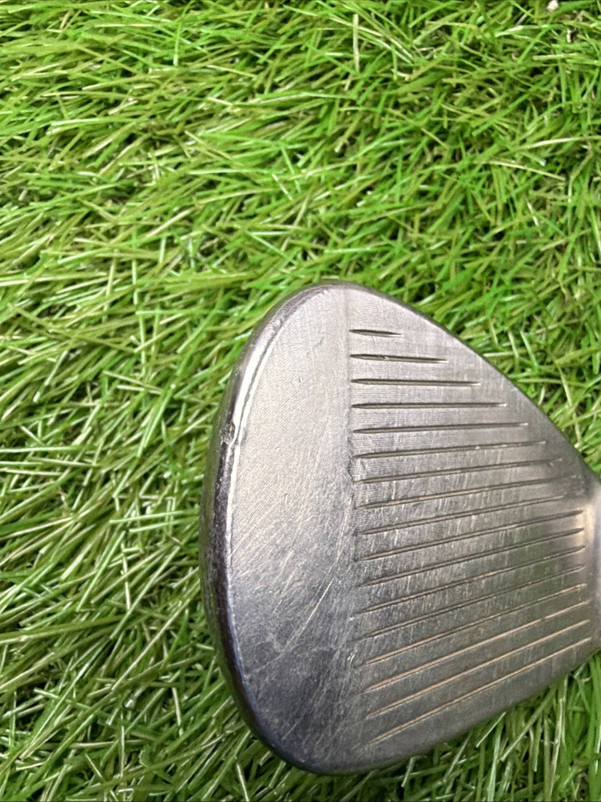 Titleist SM6 52° F Grind Wedge RH Steel Wedge Flex Shaft 35.5"
