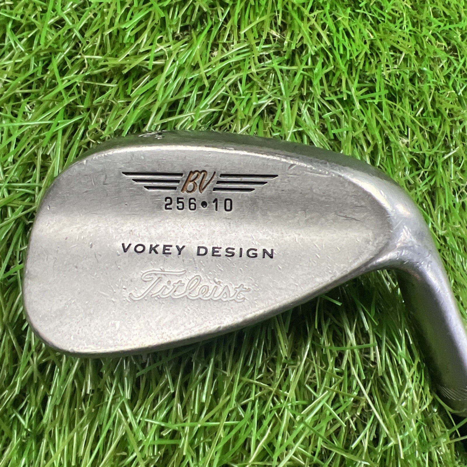 Titleist Vokey 56° Sand Wedge RH 252-10 Steel Shaft 35"