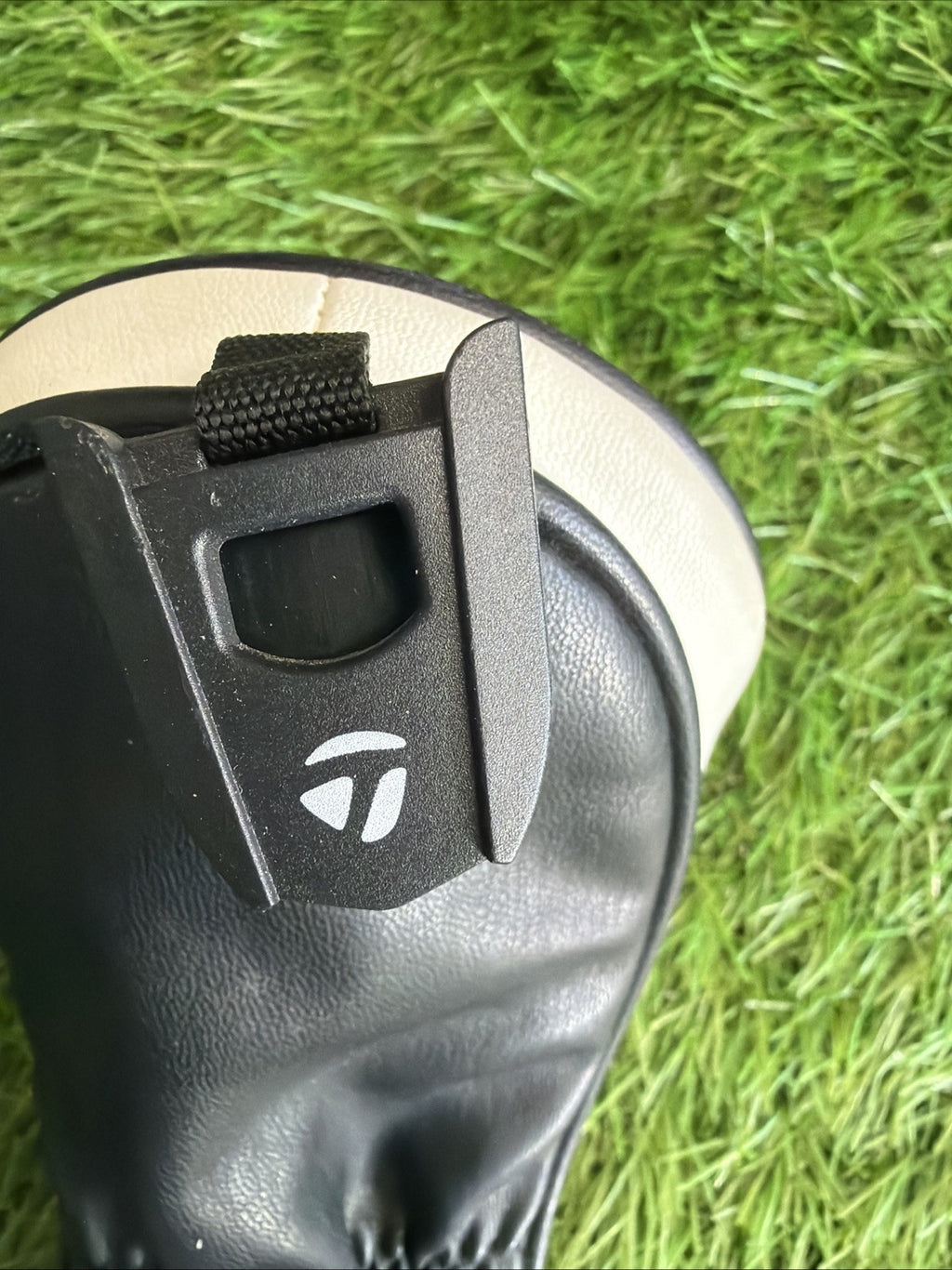 TaylorMade SIM2 Fairway Wood Headcover White / Black / Blue