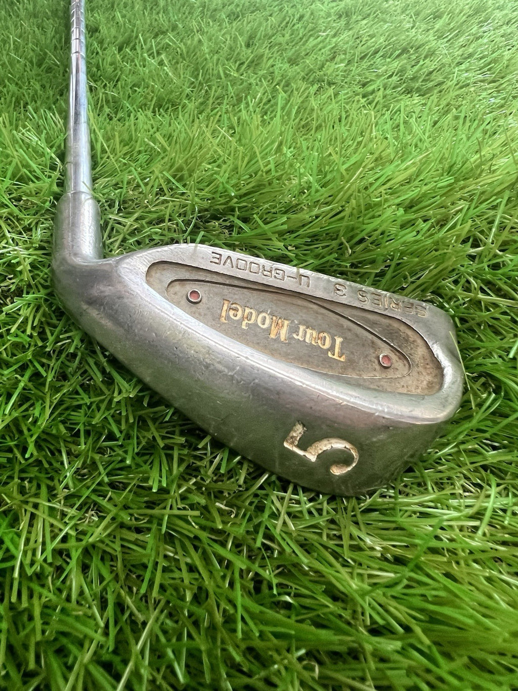 Tour Model 5 Iron Series 3 U-Groove RH Steel Shaft 38"