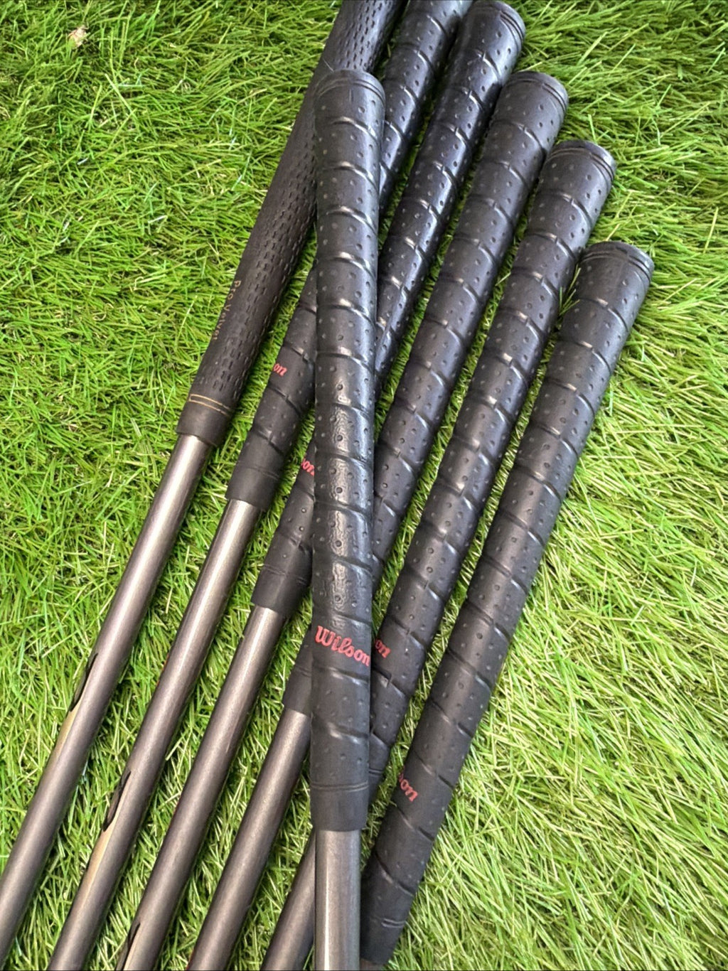 Wilson DyanaPower Oversize Iron Set (3-PW No 9 Iron) RH Std Flex Graphite Shafts