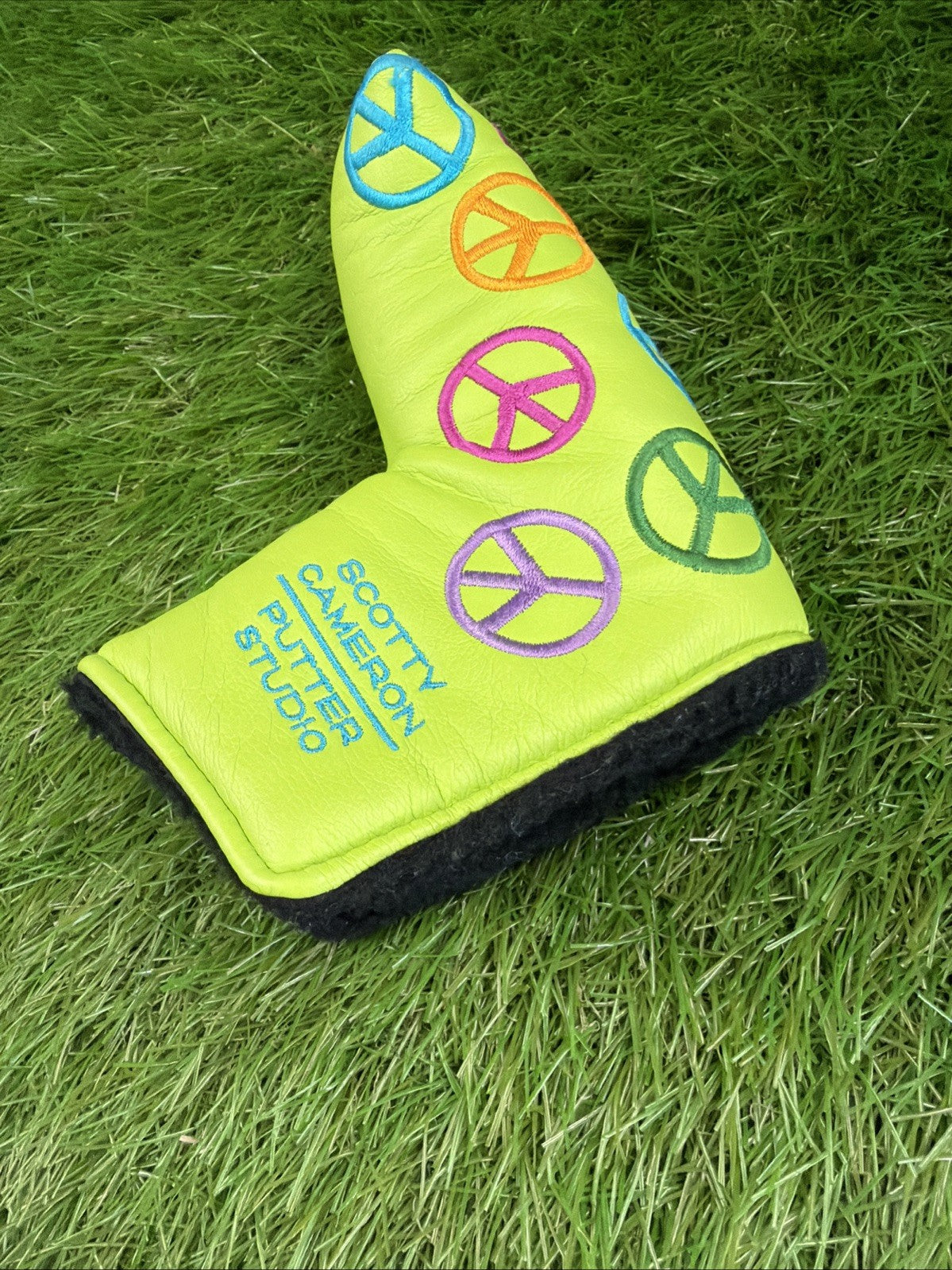 2003 Scotty Cameron Peace Sign Studio Putter Headcover