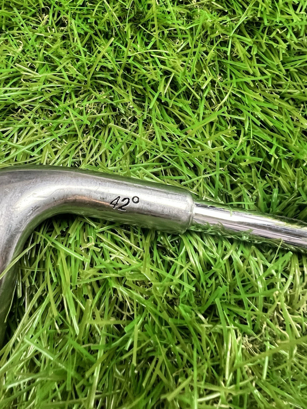 Momentus Chipping Wizzard RH 42 Degree 175 Gram Swing Trainer