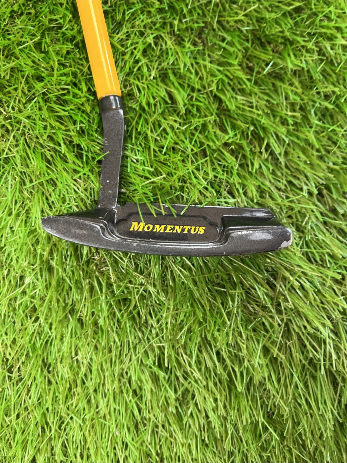 Momentus Golf 2.5 lb RH Weighted Training Putter 33.5"