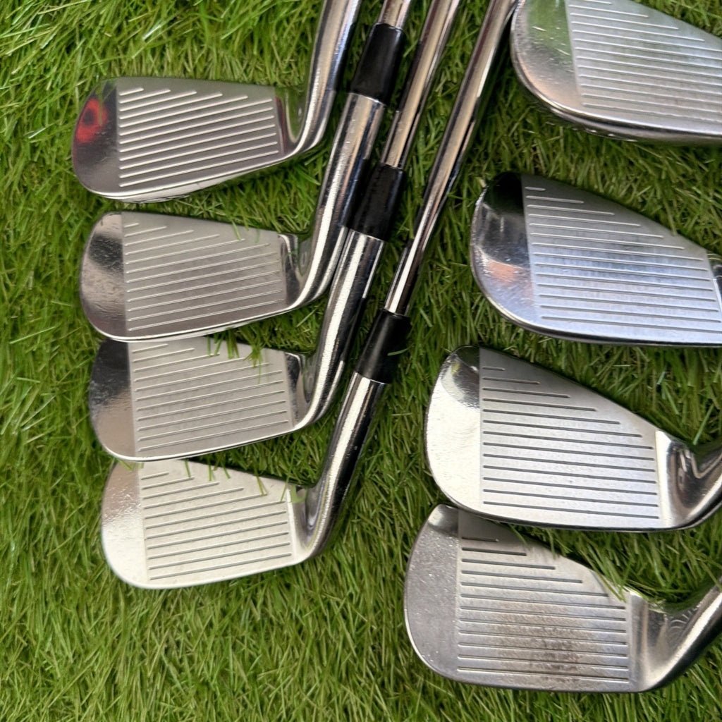 Titleist 690 MB Forged Iron Set (3-PW) RH Dynalite Gold R300 Reg Flex Shafts