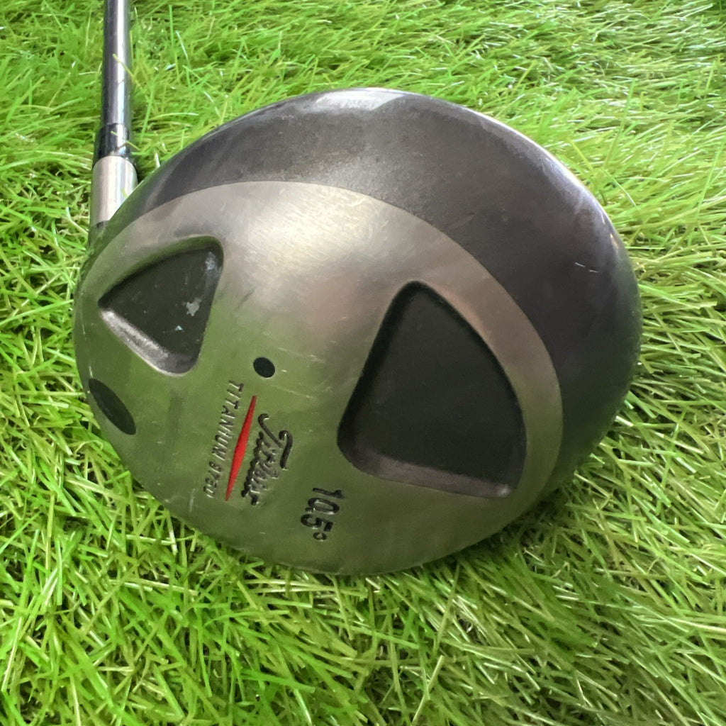 Titleist 975D Titanium Driver 10.5° RH Ultra Lite Stiff Flex Shaft 45"