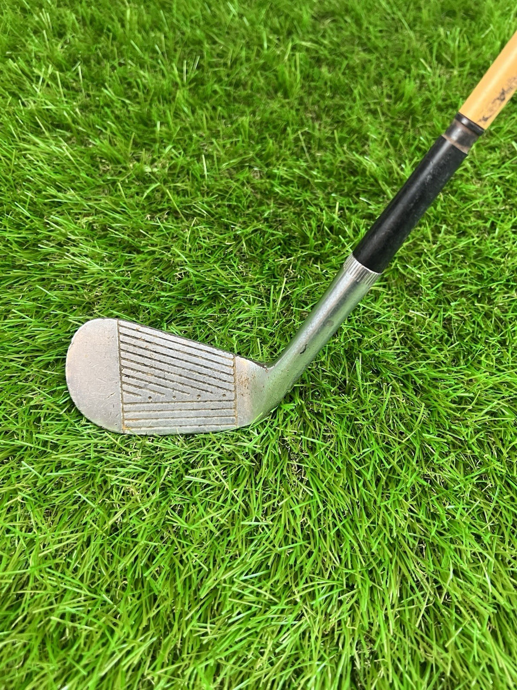 Walter Hagen 5 Iron Champion Compact Blade 205 RH Steel Shaft Leather Grip 37"
