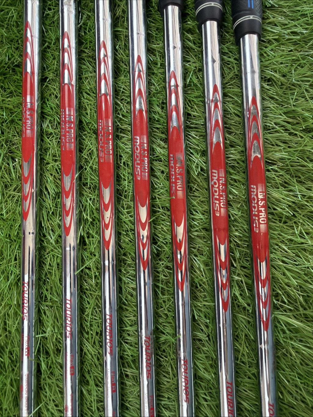 Mizuno JPX 919 Iron Set (4-PW) Hot Metal RH Nippon Tour105 Regular Flex Shafts
