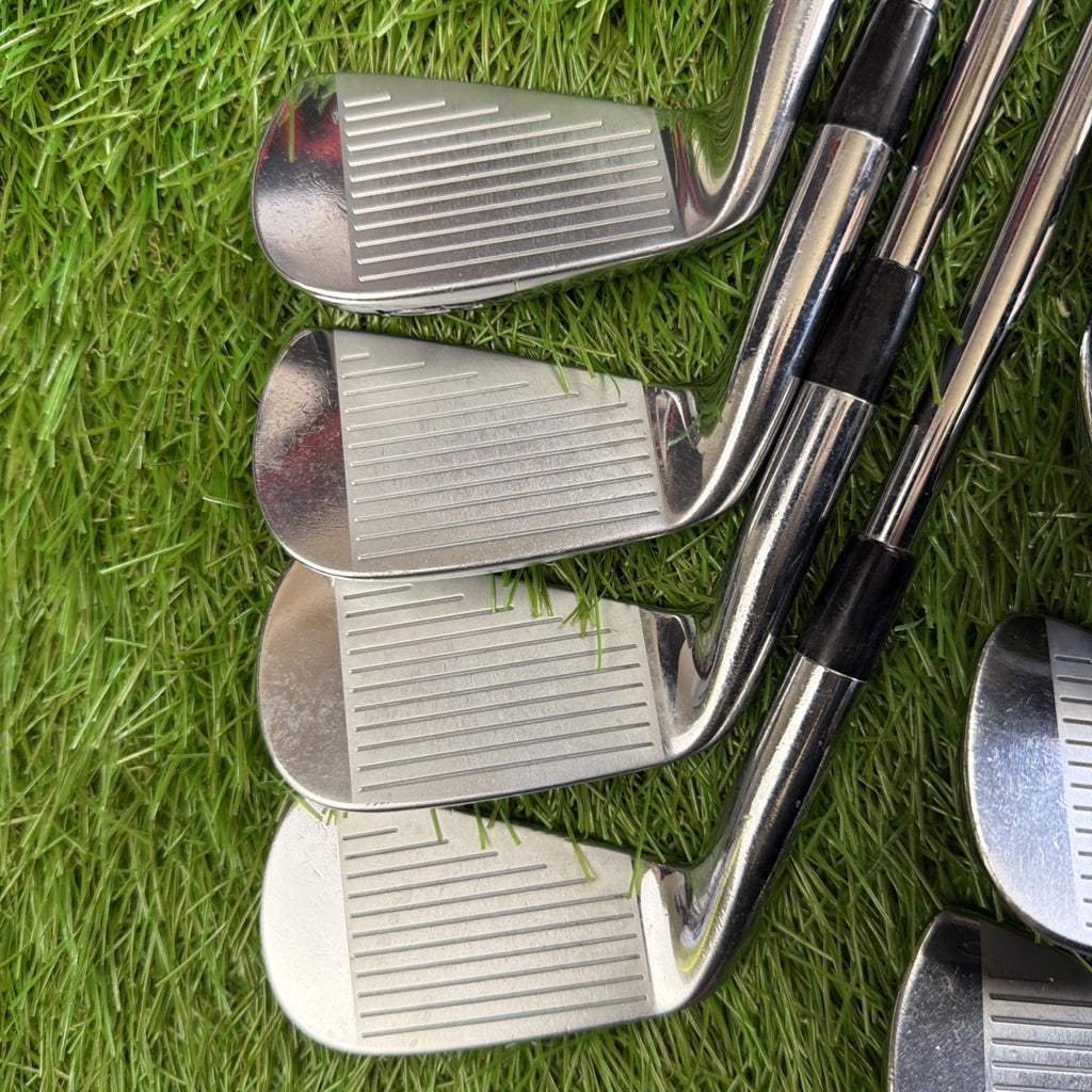 Titleist 690 MB Forged Iron Set (3-PW) RH Dynalite Gold R300 Reg Flex Shafts