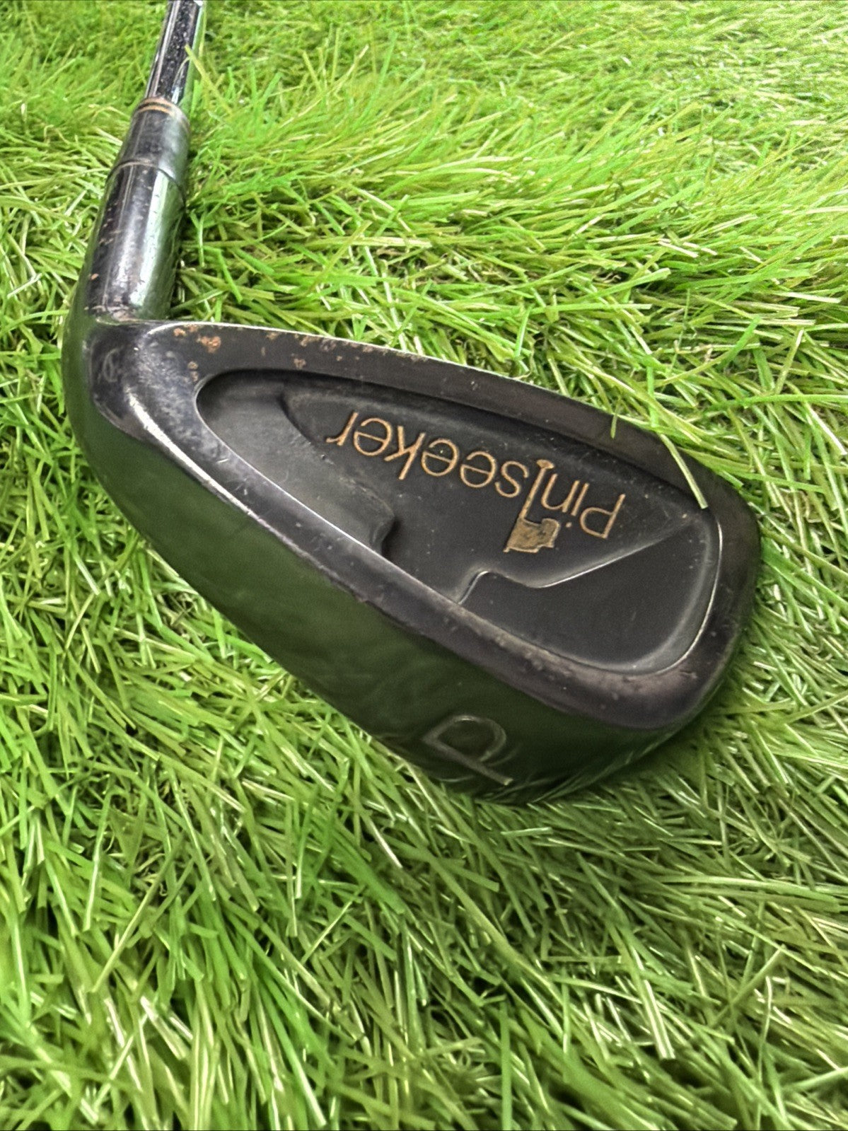 Pinseeker Pitching Wedge RH Dynamic Gold S300U Stiff Flex 35"