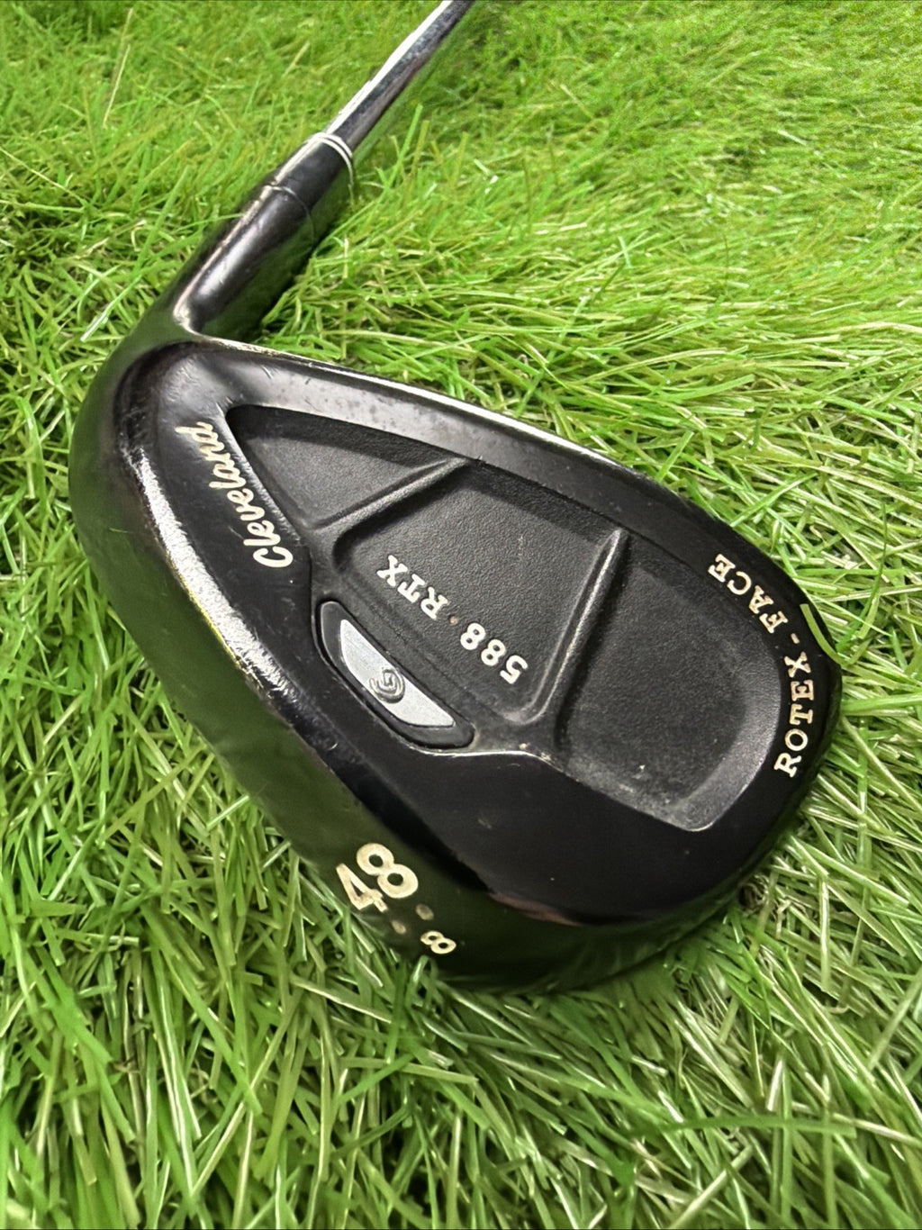 Cleveland 588 RTX 48° Wedge RH Dynamic Gold Wedge Flex Shaft 36"