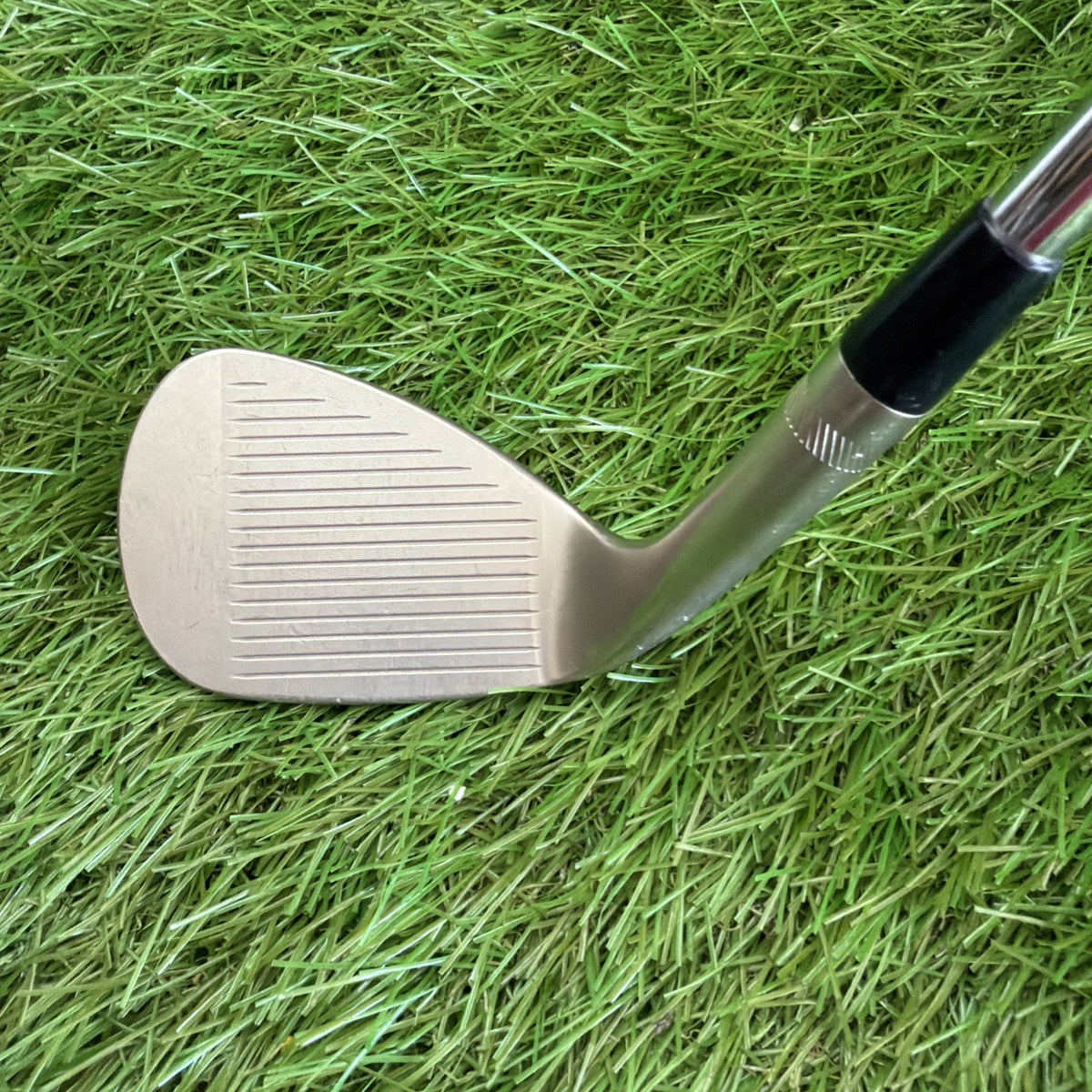 Titleist Vokey SM5 56° Wedge M Grind RH Steel Shaft Wedge Flex 35.5"
