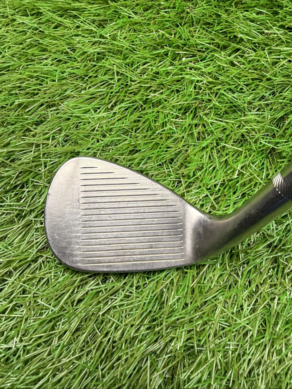 Titleist SM6 52° F Grind Wedge RH Steel Wedge Flex Shaft 35.5"