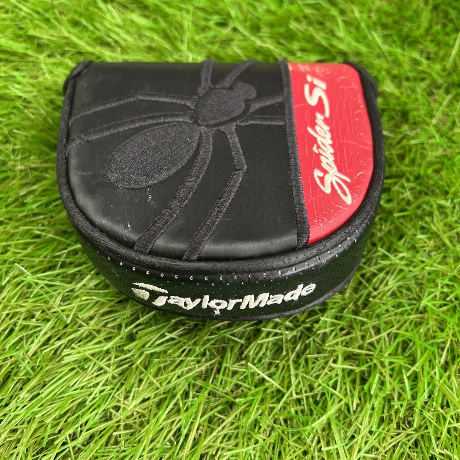 TaylorMade Spider Si Putter Headcover Hook and Loop Closure
