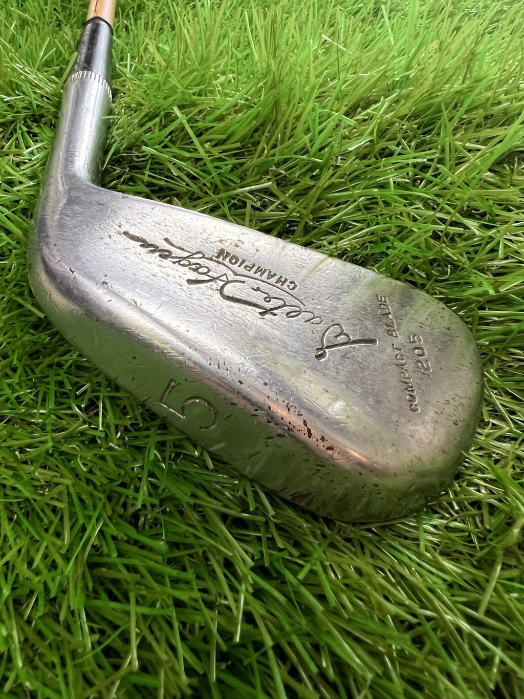 Antique Walter Hagen 5 Iron Compact Blade 205 RH  Leather Grip 37"