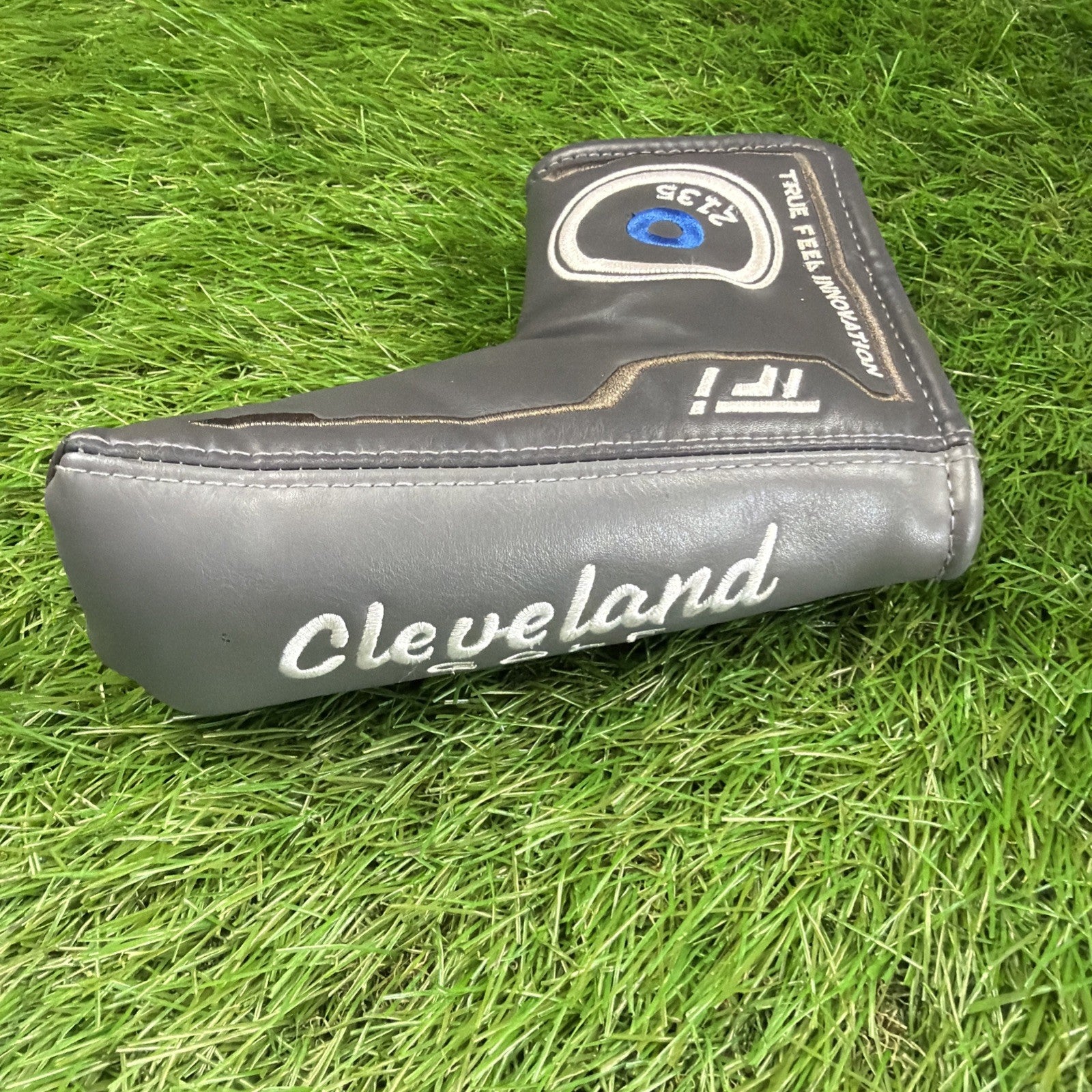 Cleveland TFi 2135 Putter Headcover