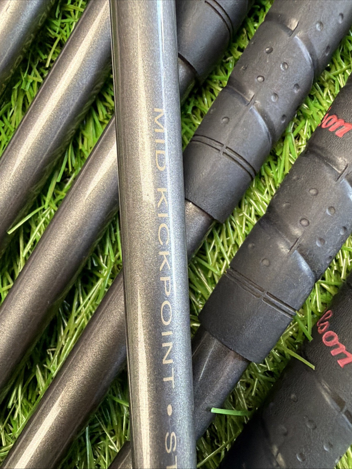 Wilson DyanaPower Oversize Iron Set (3-PW No 9 Iron) RH Std Flex Graphite Shafts