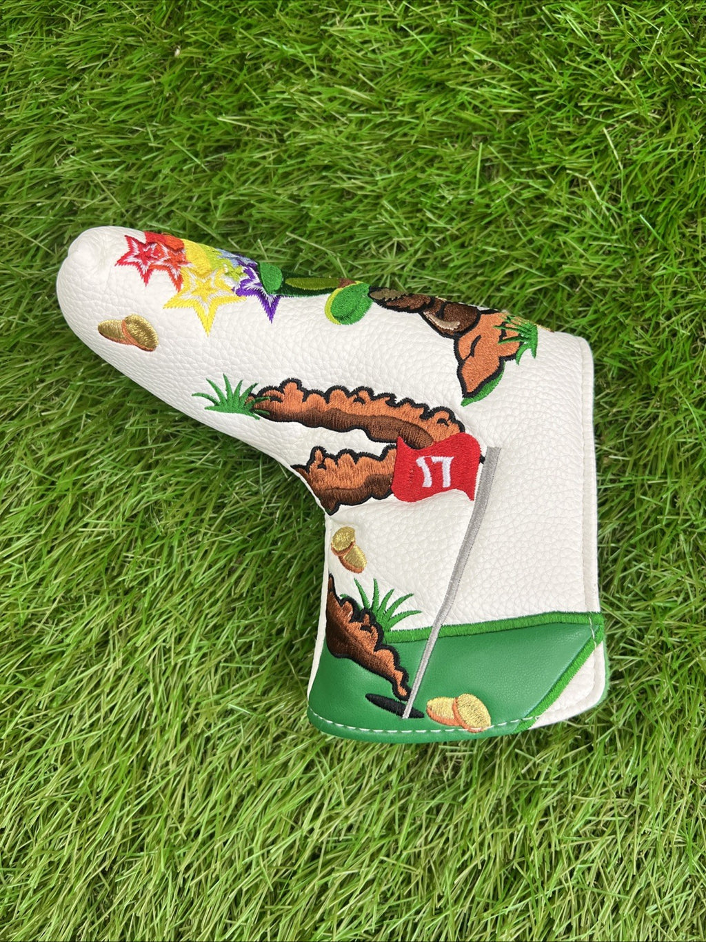 Hole 9 Design White Lucky Blade Putter Headcover Magnetic Closure