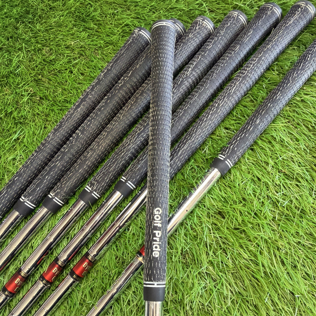 Titleist 690 MB Forged Iron Set (3-PW) RH Dynalite Gold R300 Reg Flex Shafts