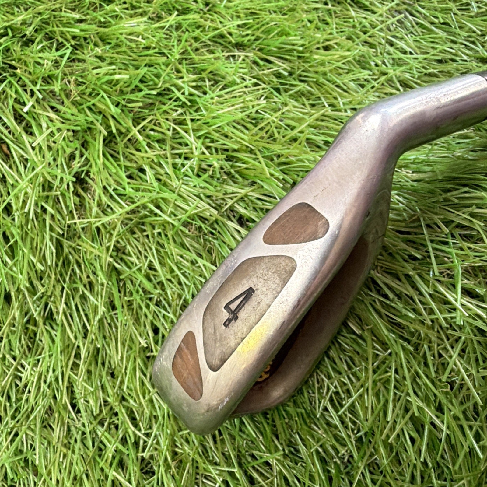 Cleveland QuadPro 4 Iron RH Regular Flex Graphite Shaft 39"