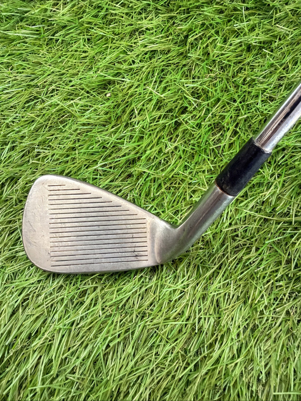 Titleist DCI 9 Iron RH Dynamic Gold Stiff Flex Shaft 36"