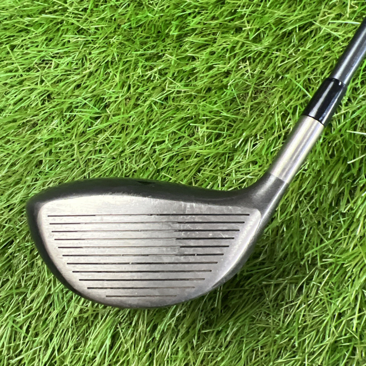 Titleist 975D Titanium Driver 10.5° RH Ultra Lite Stiff Flex Shaft 45"