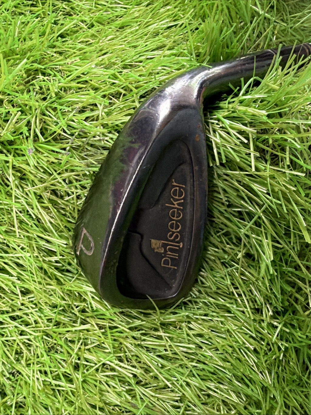 Pinseeker Pitching Wedge RH Dynamic Gold S300U Stiff Flex 35"