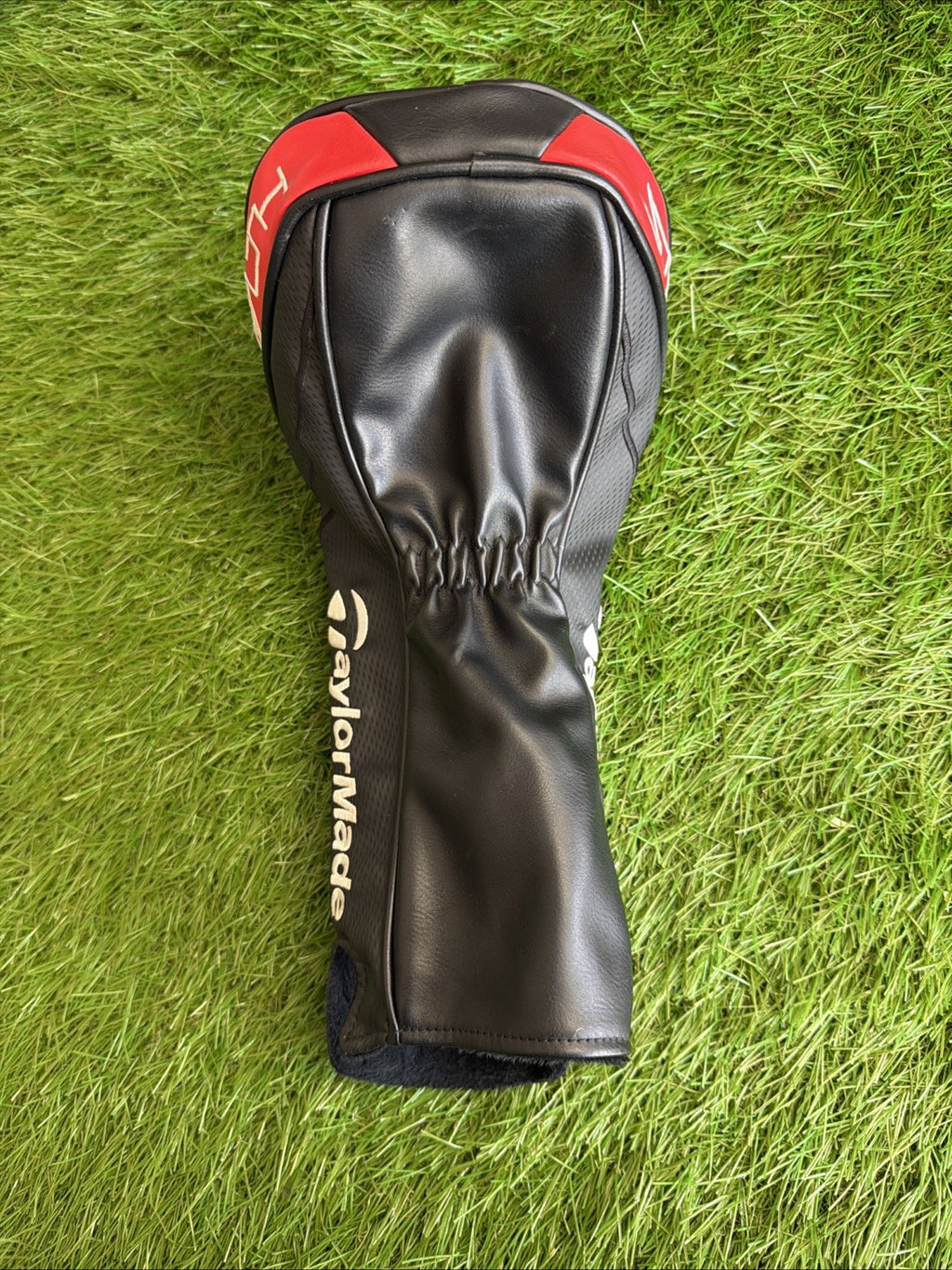 TaylorMade Stealth Driver Headcover Black/Red